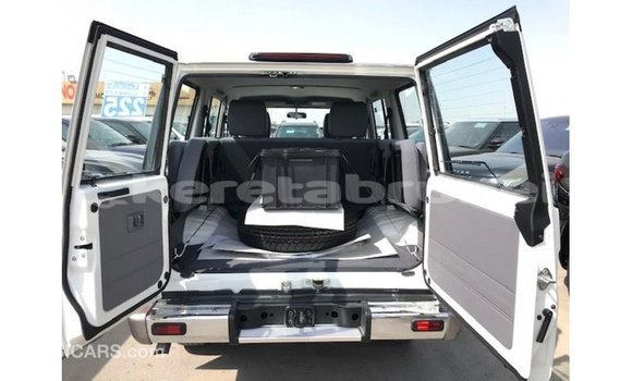 Buy Import Toyota Land Cruiser White Car in Import - Dubai in Belait Buy Import Toyota Land Cruiser White Car in Import - Dubai in Belait