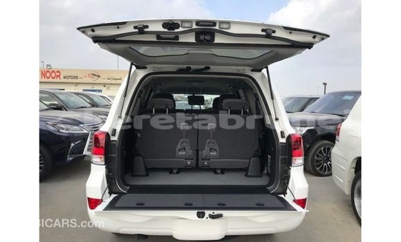 Buy Import Toyota Land Cruiser White Car in Import - Dubai in Belait Buy Import Toyota Land Cruiser White Car in Import - Dubai in Belait