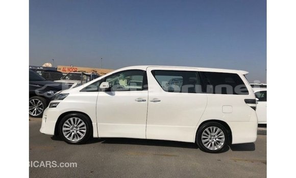 Buy Import Toyota Vellfire White Car in Import - Dubai in Belait Buy Import Toyota Vellfire White Car in Import - Dubai in Belait