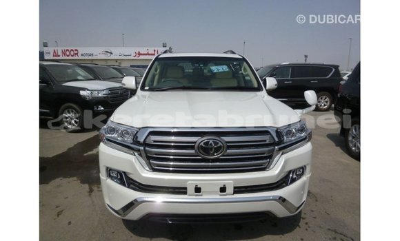 Buy Import Toyota Land Cruiser White Car in Import - Dubai in Belait Buy Import Toyota Land Cruiser White Car in Import - Dubai in Belait