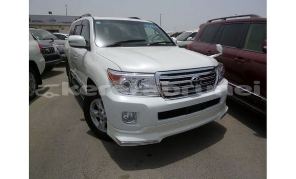 Buy Import Toyota Land Cruiser White Car in Import - Dubai in Belait Buy Import Toyota Land Cruiser White Car in Import - Dubai in Belait