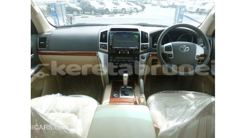 Big with watermark toyota land cruiser belait import dubai 2870