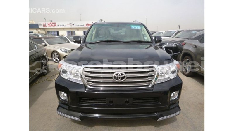 Big with watermark toyota land cruiser belait import dubai 2870