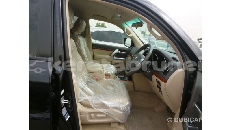 Big with watermark toyota land cruiser belait import dubai 2870