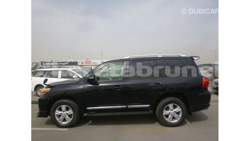 Big with watermark toyota land cruiser belait import dubai 2870