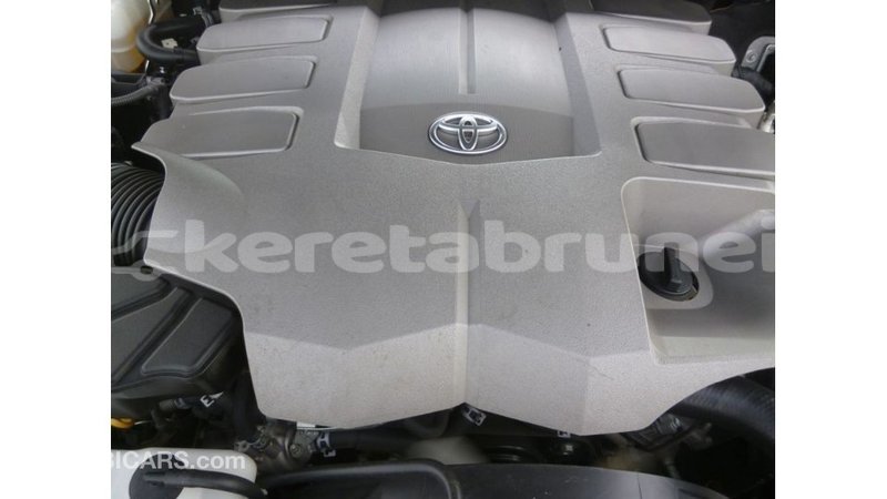 Big with watermark toyota land cruiser belait import dubai 2870