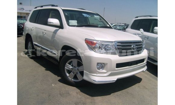 Buy Import Toyota Land Cruiser White Car in Import - Dubai in Belait Buy Import Toyota Land Cruiser White Car in Import - Dubai in Belait