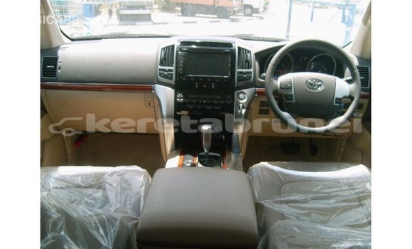 Buy Import Toyota Land Cruiser White Car in Import - Dubai in Belait Buy Import Toyota Land Cruiser White Car in Import - Dubai in Belait