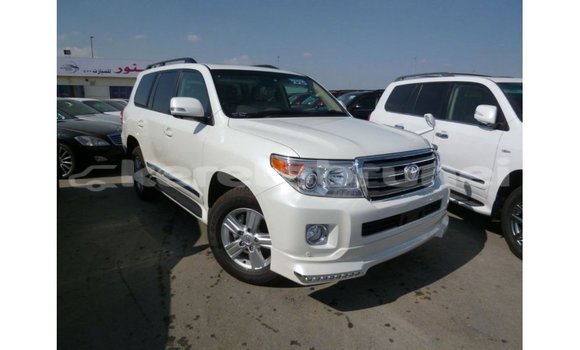 Buy Import Toyota Land Cruiser White Car in Import - Dubai in Belait Buy Import Toyota Land Cruiser White Car in Import - Dubai in Belait