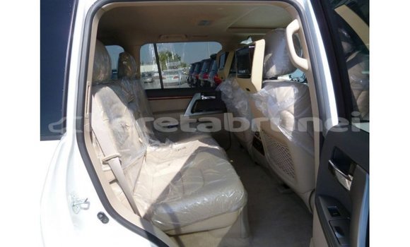 Buy Import Toyota Land Cruiser White Car in Import - Dubai in Belait Buy Import Toyota Land Cruiser White Car in Import - Dubai in Belait