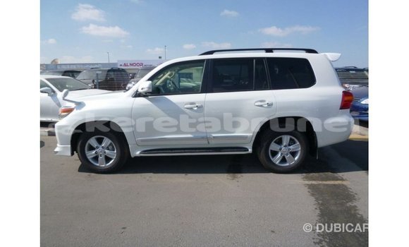 Buy Import Toyota Land Cruiser White Car in Import - Dubai in Belait Buy Import Toyota Land Cruiser White Car in Import - Dubai in Belait