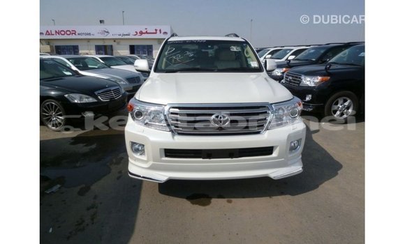 Buy Import Toyota Land Cruiser White Car in Import - Dubai in Belait Buy Import Toyota Land Cruiser White Car in Import - Dubai in Belait