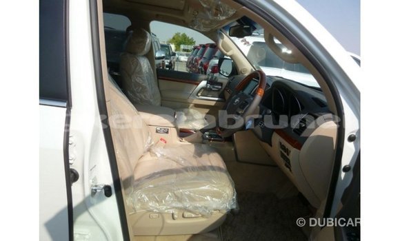 Buy Import Toyota Land Cruiser White Car in Import - Dubai in Belait Buy Import Toyota Land Cruiser White Car in Import - Dubai in Belait