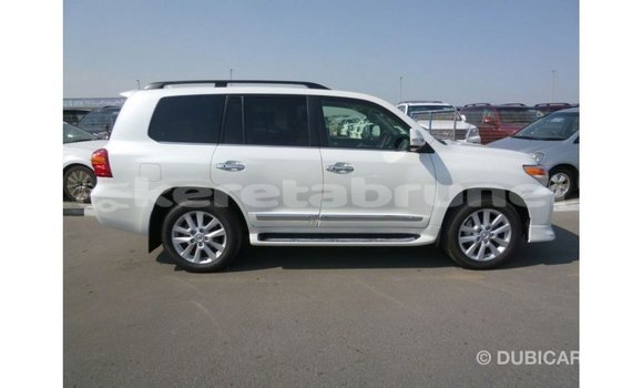 Buy Import Toyota Land Cruiser White Car in Import - Dubai in Belait Buy Import Toyota Land Cruiser White Car in Import - Dubai in Belait