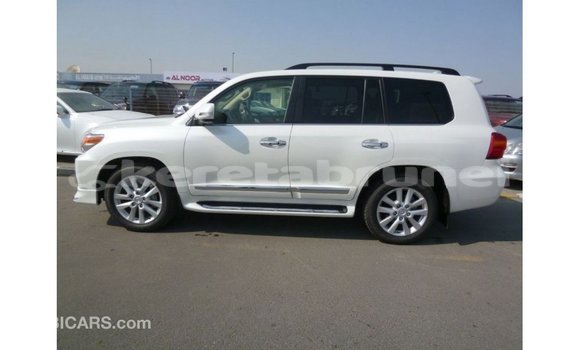 Buy Import Toyota Land Cruiser White Car in Import - Dubai in Belait Buy Import Toyota Land Cruiser White Car in Import - Dubai in Belait