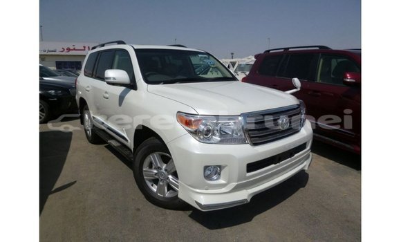 Buy Import Toyota Land Cruiser White Car in Import - Dubai in Belait Buy Import Toyota Land Cruiser White Car in Import - Dubai in Belait