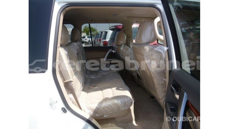 Big with watermark toyota land cruiser belait import dubai 2881