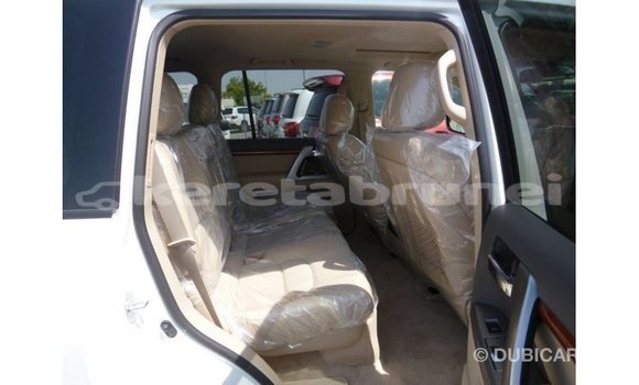Buy Import Toyota Land Cruiser White Car in Import - Dubai in Belait Buy Import Toyota Land Cruiser White Car in Import - Dubai in Belait
