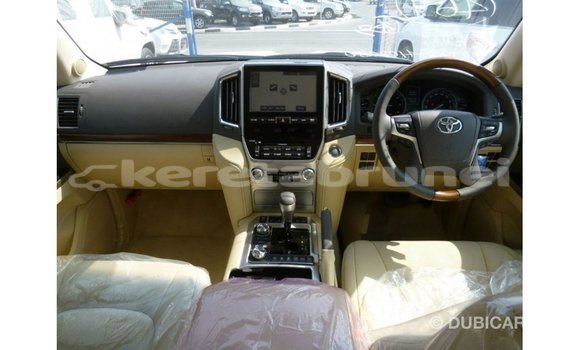 Buy Import Toyota Land Cruiser White Car in Import - Dubai in Belait Buy Import Toyota Land Cruiser White Car in Import - Dubai in Belait