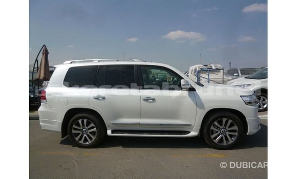 Buy Import Toyota Land Cruiser White Car in Import - Dubai in Belait Buy Import Toyota Land Cruiser White Car in Import - Dubai in Belait
