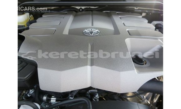 Buy Import Toyota Land Cruiser White Car in Import - Dubai in Belait Buy Import Toyota Land Cruiser White Car in Import - Dubai in Belait