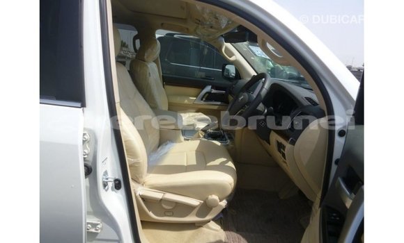 Buy Import Toyota Land Cruiser White Car in Import - Dubai in Belait Buy Import Toyota Land Cruiser White Car in Import - Dubai in Belait