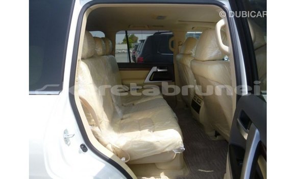 Buy Import Toyota Land Cruiser White Car in Import - Dubai in Belait Buy Import Toyota Land Cruiser White Car in Import - Dubai in Belait