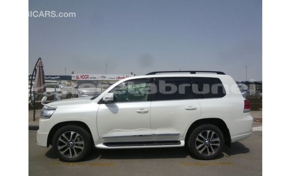 Buy Import Toyota Land Cruiser White Car in Import - Dubai in Belait Buy Import Toyota Land Cruiser White Car in Import - Dubai in Belait