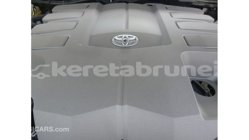 Big with watermark toyota land cruiser belait import dubai 2884