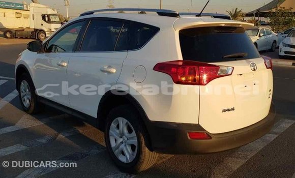Buy Import Toyota RAV4 White Car in Import - Dubai in Belait Buy Import Toyota RAV4 White Car in Import - Dubai in Belait