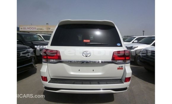 Buy Import Toyota Land Cruiser White Car in Import - Dubai in Belait Buy Import Toyota Land Cruiser White Car in Import - Dubai in Belait