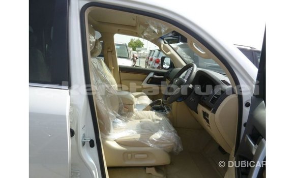 Buy Import Toyota Land Cruiser White Car in Import - Dubai in Belait Buy Import Toyota Land Cruiser White Car in Import - Dubai in Belait
