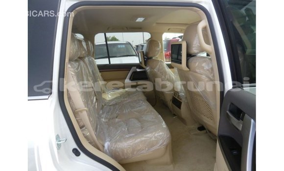 Buy Import Toyota Land Cruiser White Car in Import - Dubai in Belait Buy Import Toyota Land Cruiser White Car in Import - Dubai in Belait