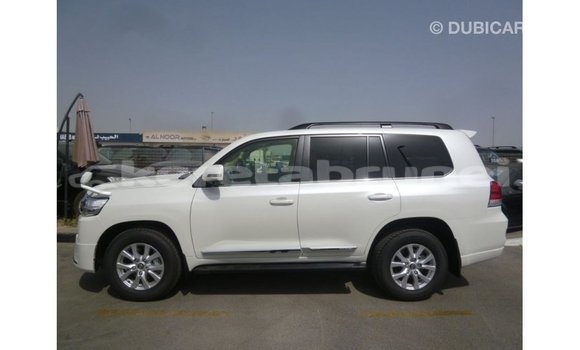 Buy Import Toyota Land Cruiser White Car in Import - Dubai in Belait Buy Import Toyota Land Cruiser White Car in Import - Dubai in Belait
