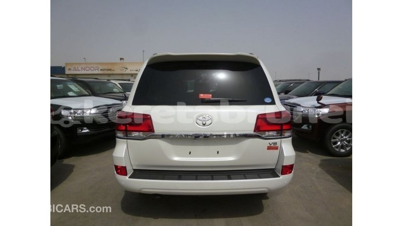 Big with watermark toyota land cruiser belait import dubai 2895