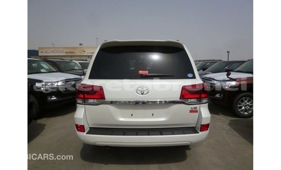 Buy Import Toyota Land Cruiser White Car in Import - Dubai in Belait Buy Import Toyota Land Cruiser White Car in Import - Dubai in Belait