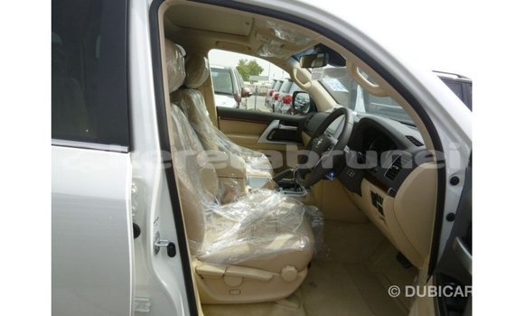 Buy Import Toyota Land Cruiser White Car in Import - Dubai in Belait Buy Import Toyota Land Cruiser White Car in Import - Dubai in Belait