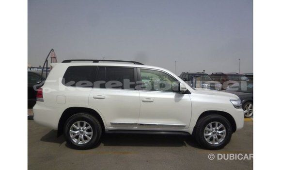 Buy Import Toyota Land Cruiser White Car in Import - Dubai in Belait Buy Import Toyota Land Cruiser White Car in Import - Dubai in Belait