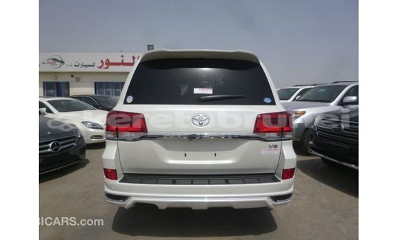 Buy Import Toyota Land Cruiser White Car in Import - Dubai in Belait Buy Import Toyota Land Cruiser White Car in Import - Dubai in Belait