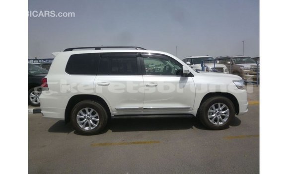 Buy Import Toyota Land Cruiser White Car in Import - Dubai in Belait Buy Import Toyota Land Cruiser White Car in Import - Dubai in Belait
