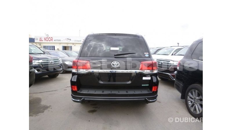 Big with watermark toyota land cruiser belait import dubai 2901