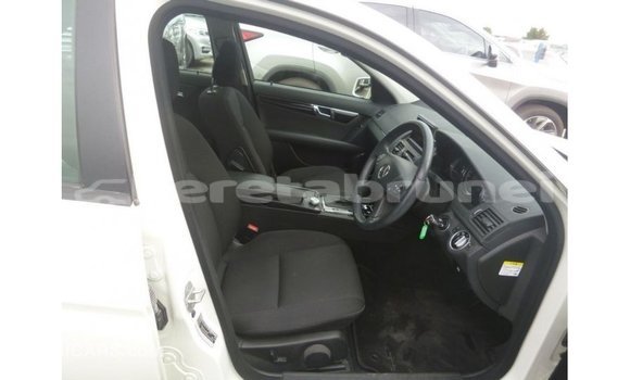 Buy Import Mercedes-Benz 200 White Car in Import - Dubai in Belait Buy Import Mercedes-Benz 200 White Car in Import - Dubai in Belait