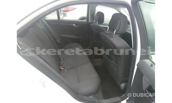 Buy Import Mercedes-Benz 200 White Car in Import - Dubai in Belait Buy Import Mercedes-Benz 200 White Car in Import - Dubai in Belait