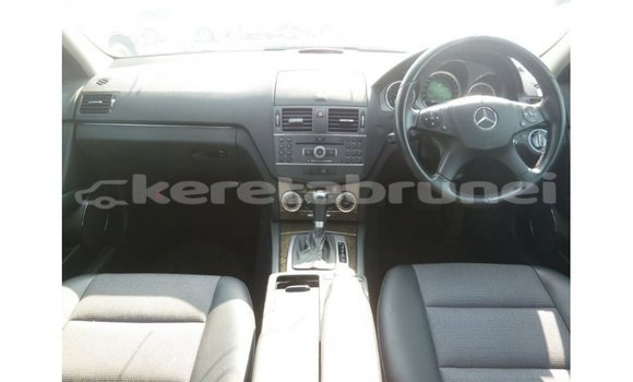 Buy Import Mercedes-Benz 200 White Car in Import - Dubai in Belait Buy Import Mercedes-Benz 200 White Car in Import - Dubai in Belait
