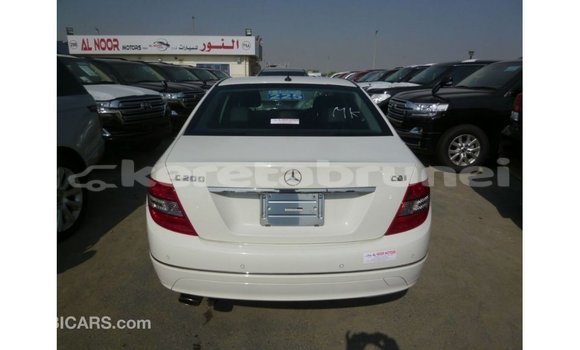 Buy Import Mercedes-Benz 200 White Car in Import - Dubai in Belait Buy Import Mercedes-Benz 200 White Car in Import - Dubai in Belait