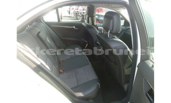 Buy Import Mercedes-Benz 200 White Car in Import - Dubai in Belait Buy Import Mercedes-Benz 200 White Car in Import - Dubai in Belait