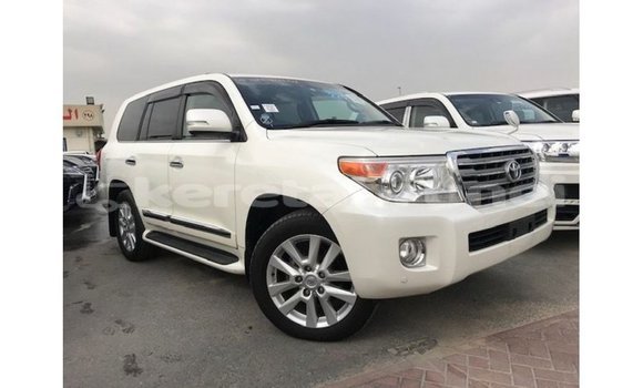 Buy Import Toyota Land Cruiser White Car in Import - Dubai in Belait Buy Import Toyota Land Cruiser White Car in Import - Dubai in Belait