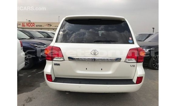 Buy Import Toyota Land Cruiser White Car in Import - Dubai in Belait Buy Import Toyota Land Cruiser White Car in Import - Dubai in Belait