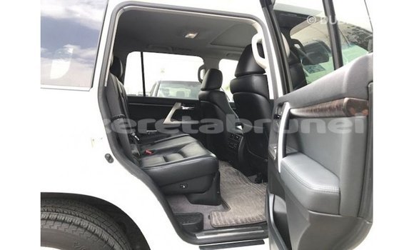 Buy Import Toyota Land Cruiser White Car in Import - Dubai in Belait Buy Import Toyota Land Cruiser White Car in Import - Dubai in Belait
