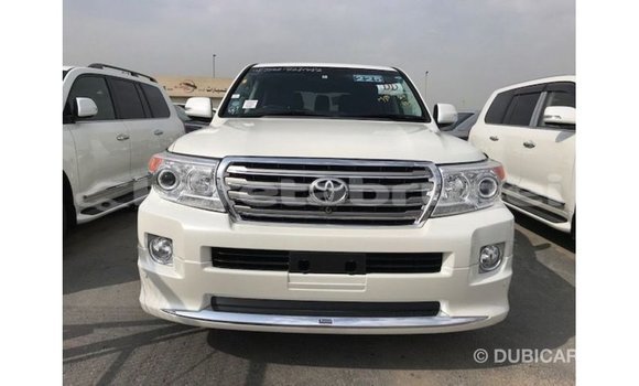 Buy Import Toyota Land Cruiser White Car in Import - Dubai in Belait Buy Import Toyota Land Cruiser White Car in Import - Dubai in Belait